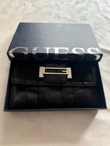 Portefeuille GUESS