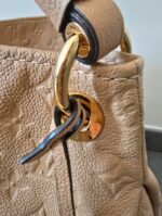 Sac a main modèle ARTSY - Louis VUITTON – Image 2